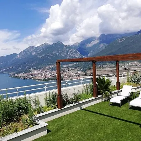 Attico With Big Terrace In With Pool 아파트