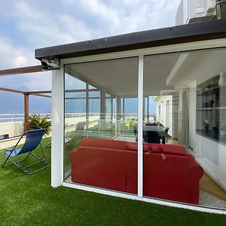 Attico With Big Terrace In With Pool 아파트 발브로나