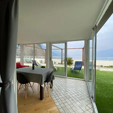 아파트 Attico With Big Terrace In With Pool 발브로나
