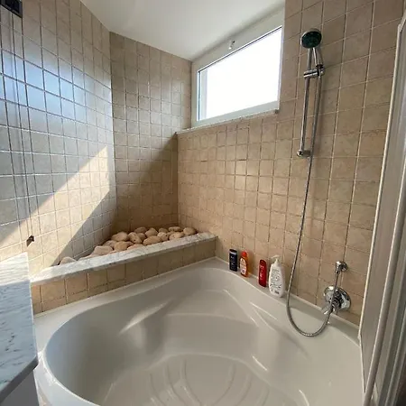 아파트 Attico With Big Terrace In With Pool